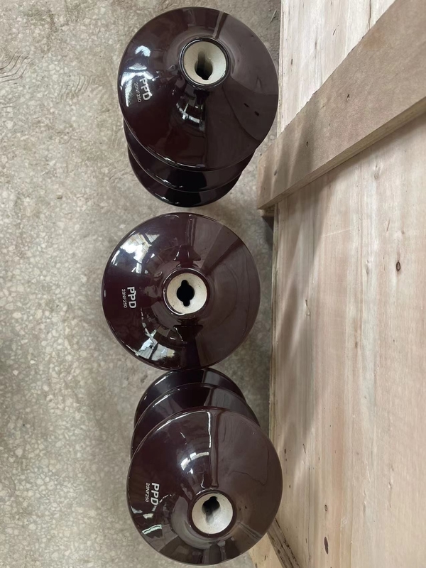 20NF250 Brown glasierte verfügbares Transformator-Buchsen-Isolator Soem des Porzellan-C-110