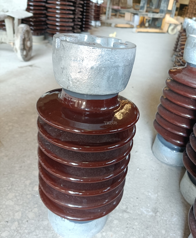 Glasur 8.9kN Stations-Porzellan-feste Kern-Posten-Isolatoren ANSI Brown für Thailand