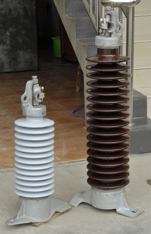 Elektrische Porzellan-Linie Posten-Isolator ANSI ODM 57 Reihe