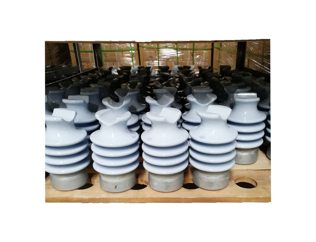 ANSI Standard-57-1S mit kurzer Linie Posten-Isolatoren des Bolzens 12.5kN