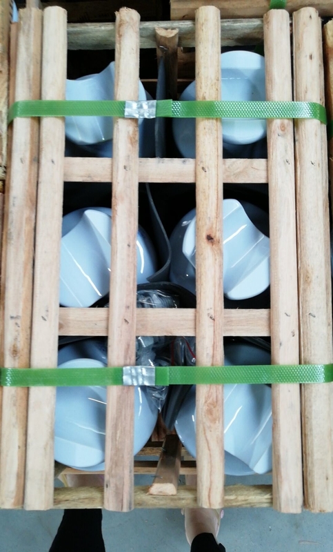 Berufsf Linie Posten-Porzellan-Isolatoren ANSI 57-1S Hals-105BIL