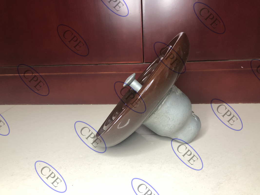Suspendierungs-Art Isolatoren ANSI Brown Porzellan-C-110